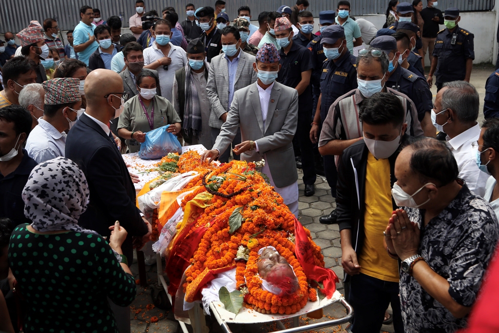 प्रदीप गिरीप्रति शीर्ष नेताहरु श्रद्धाञ्जली अर्पण