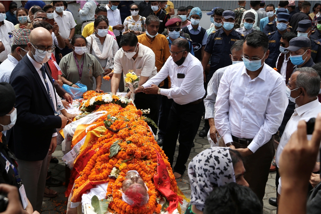 प्रदीप गिरीप्रति शीर्ष नेताहरु श्रद्धाञ्जली अर्पण