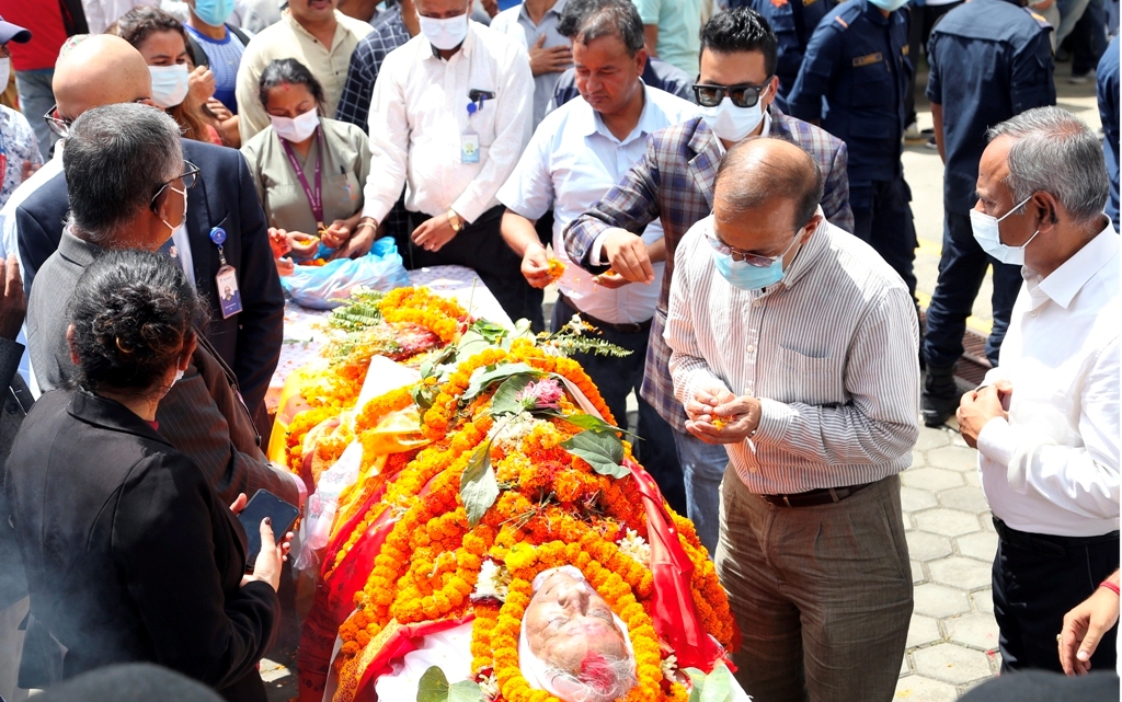 प्रदीप गिरीप्रति शीर्ष नेताहरु श्रद्धाञ्जली अर्पण