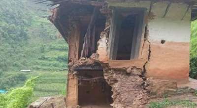 रुकुम पश्चिममा पहिरोमा पुरिएर आमाछोरीको मृत्यु