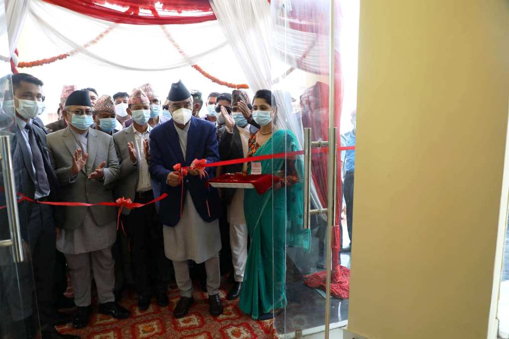 प्रधानमन्त्री देउवाद्वारा बुटवल अन्तर्राष्ट्रिय सम्मेलन केन्द्रको उद्घाटन