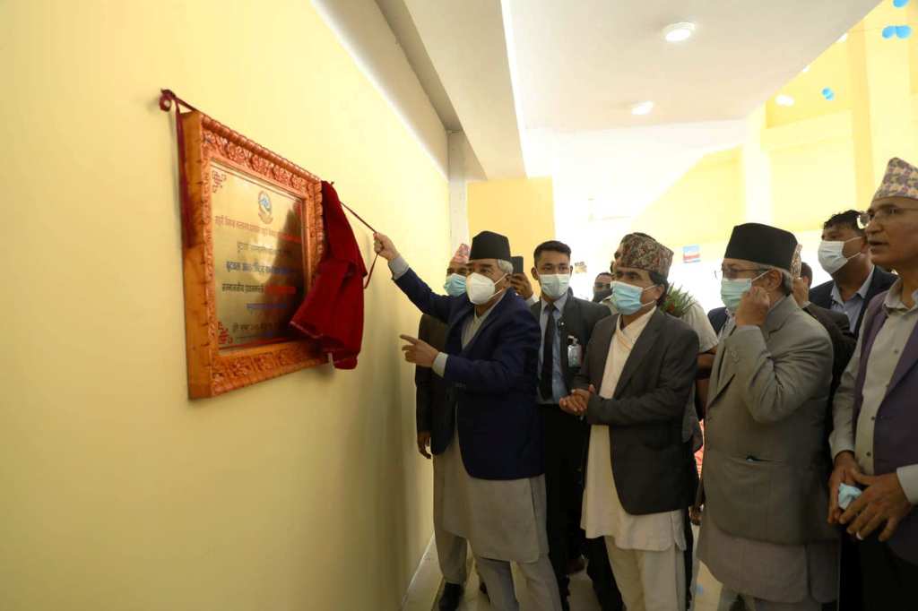 प्रधानमन्त्री देउवाद्वारा बुटवल अन्तर्राष्ट्रिय सम्मेलन केन्द्रको उद्घाटन
