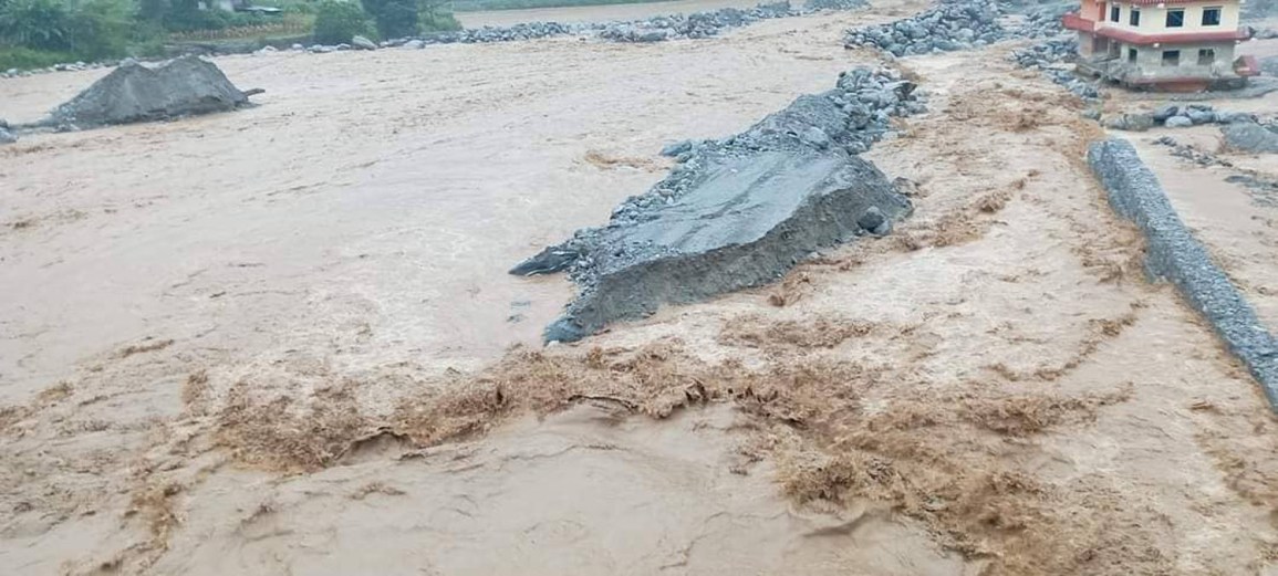 सिन्धुपाल्चोकमा बाढी