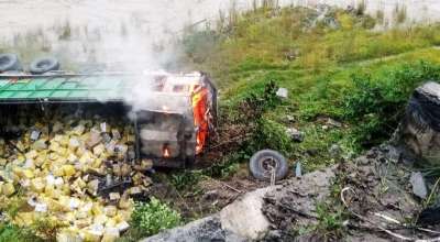 ट्रक खस्यो