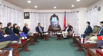 अग्निप्रसाद सापकोटा र डेनियम सालमोन