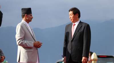 लि झान्सु र अग्निप्रसाद सापकोटा