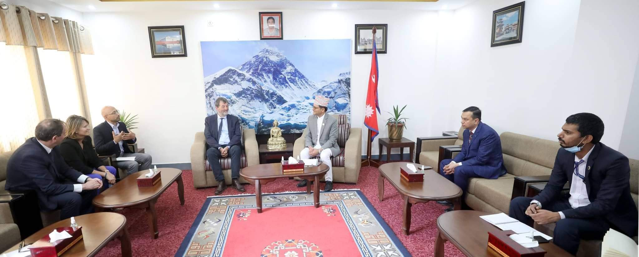 गणेशप्रसाद तिमिल्सिना र डेनियल साल्म