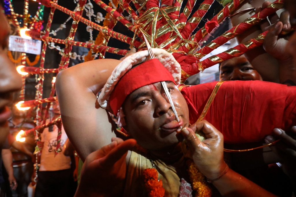 जिब्रो छेड्ने जात्रा वीरेन्द्रभक्त गजुँ श्रेष्ठ