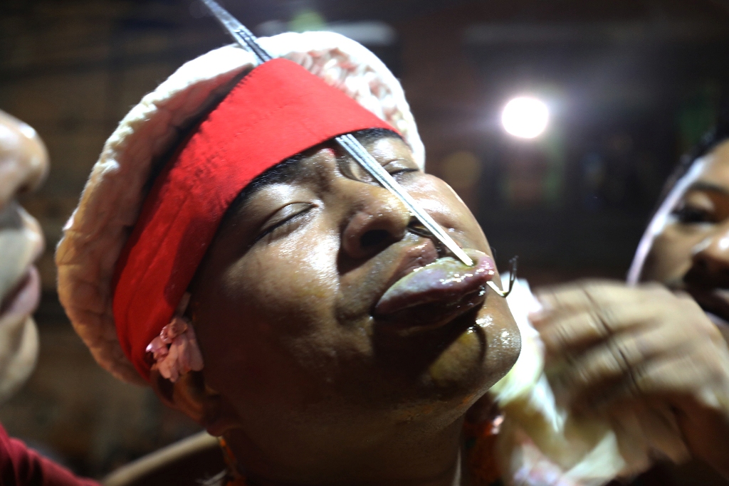 जिब्रो छेड्ने जात्रा वीरेन्द्रभक्त गजुँ श्रेष्ठ