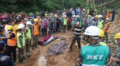 काभ्रेमा ढुंगाखानीमा पहिरा