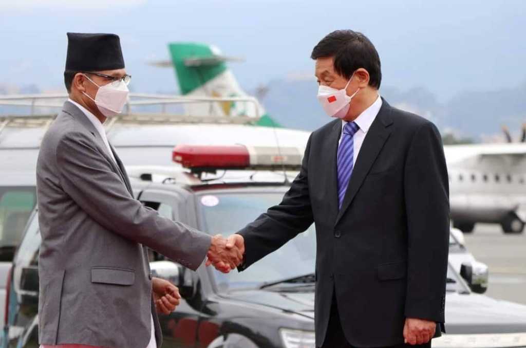 ली चान्शु र अग्निप्रसाद सापकोटा