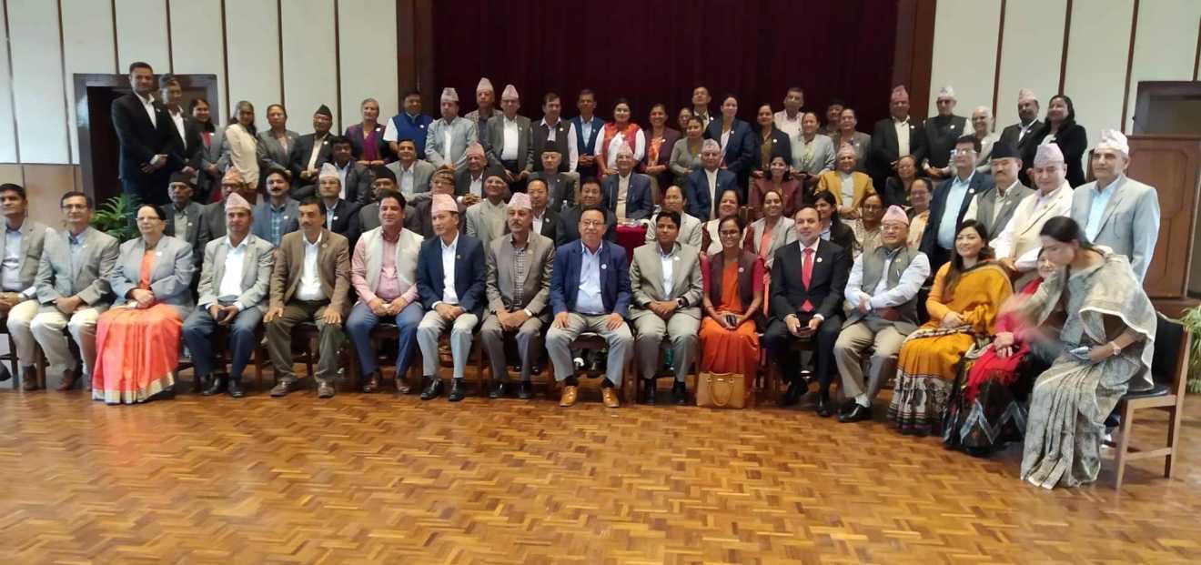 एमालेको संसदीय दलको बैठक