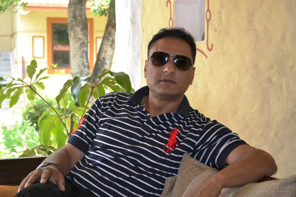 सर्वेन्द्र खनाल