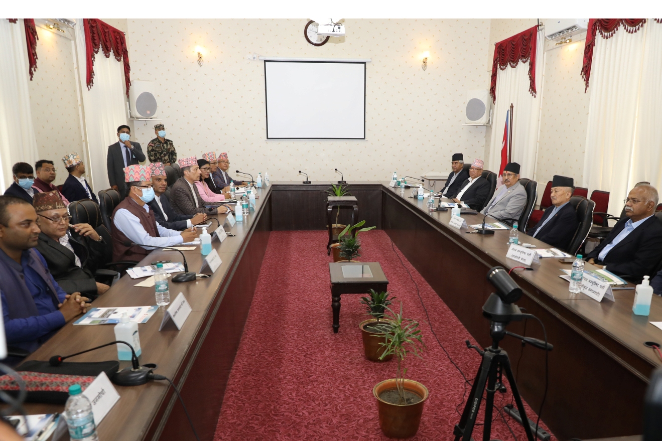 शेरबहादुर देउवा निर्वाचन आयोगमा
