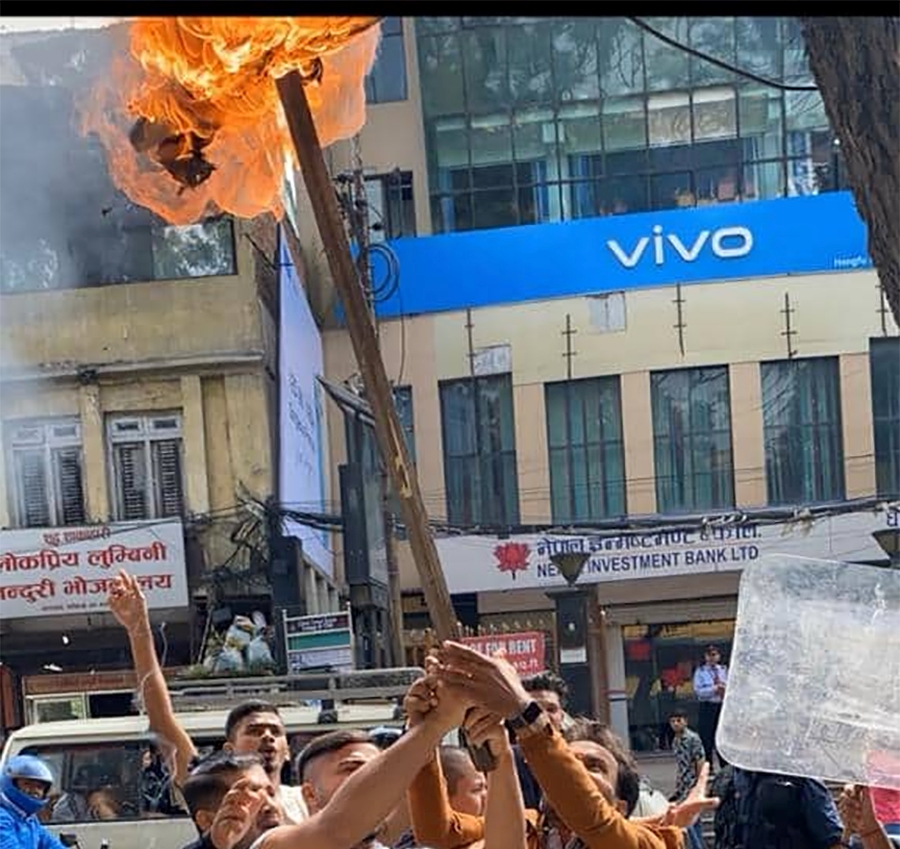 राष्ट्रपतिको पुतला