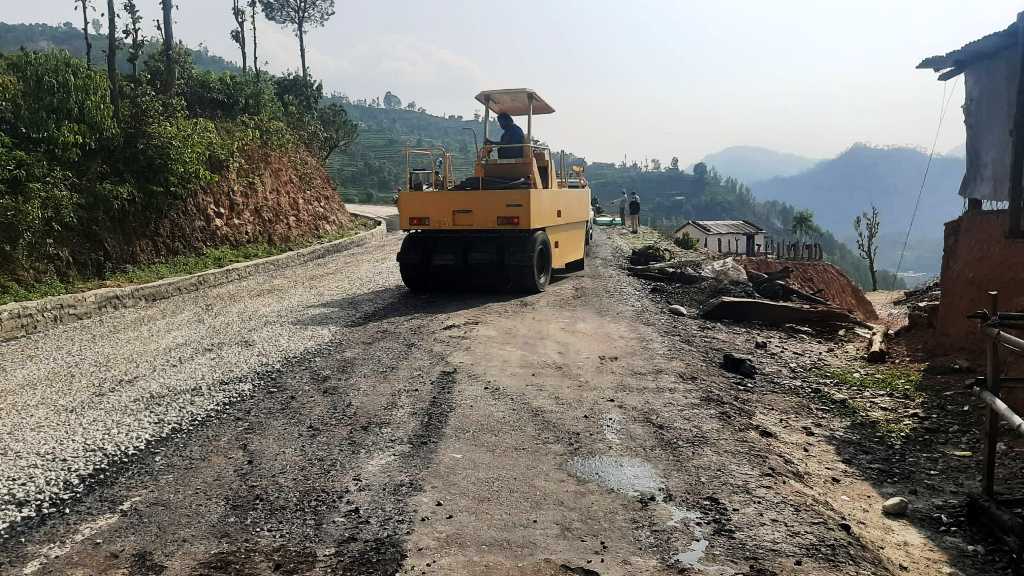 मध्यपहाडी राजमार्ग दैलेख