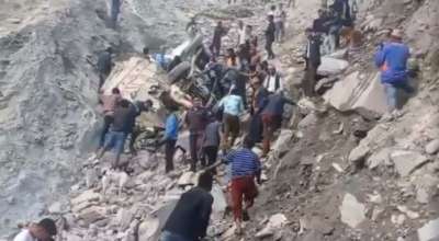 बझाङमा जीप दुर्घटना