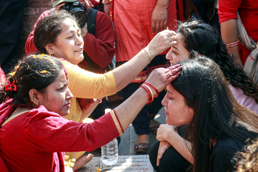 बालगोपालेश्वर मन्दिर सामूहिक भाइटीका
