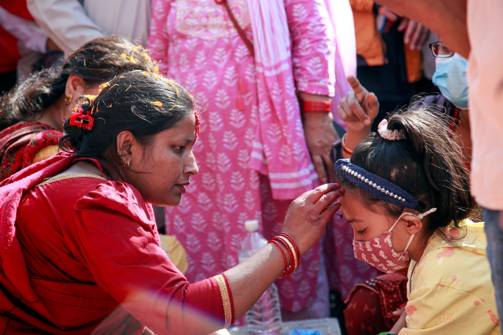 बालगोपालेश्वर मन्दिर सामूहिक भाइटीका