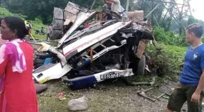 बाराको अमलेखगञ्जमा बस दुर्घटना