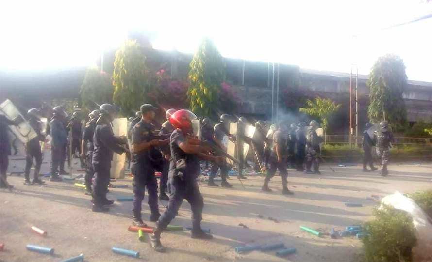 मजदुर र प्रहरीबीच झडप