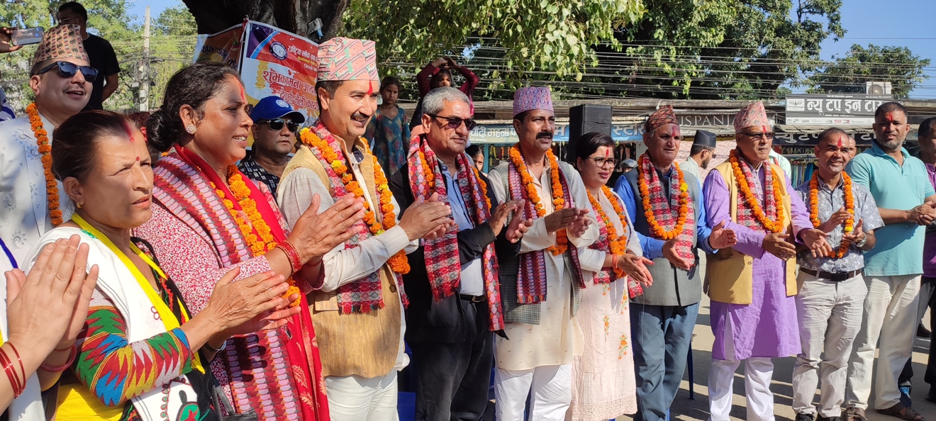 भोट माग्दै उम्मेदवार