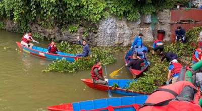 जलकुम्भी निकालियो