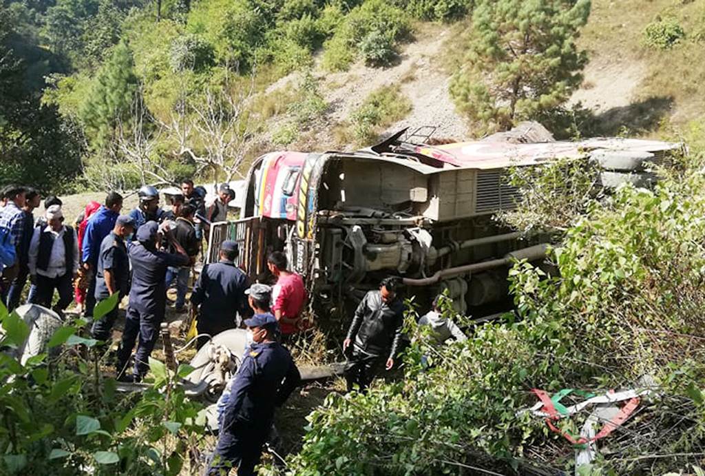 हेटौँडामा बस दुर्घटना