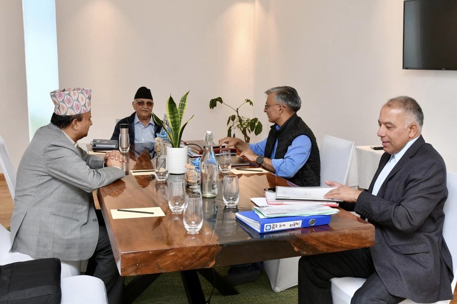 केपी ओलीले लाँकुरी भञ्ज्याङ्गमा