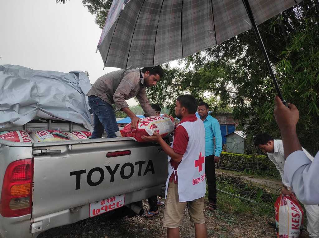 राहत वितरण