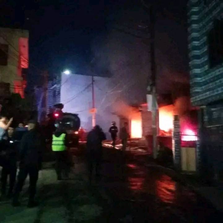 लोलाङ हाइटमा आगलागी