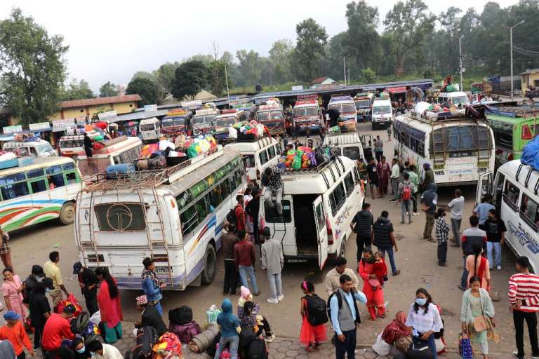 घर फर्कनेको लर्काे