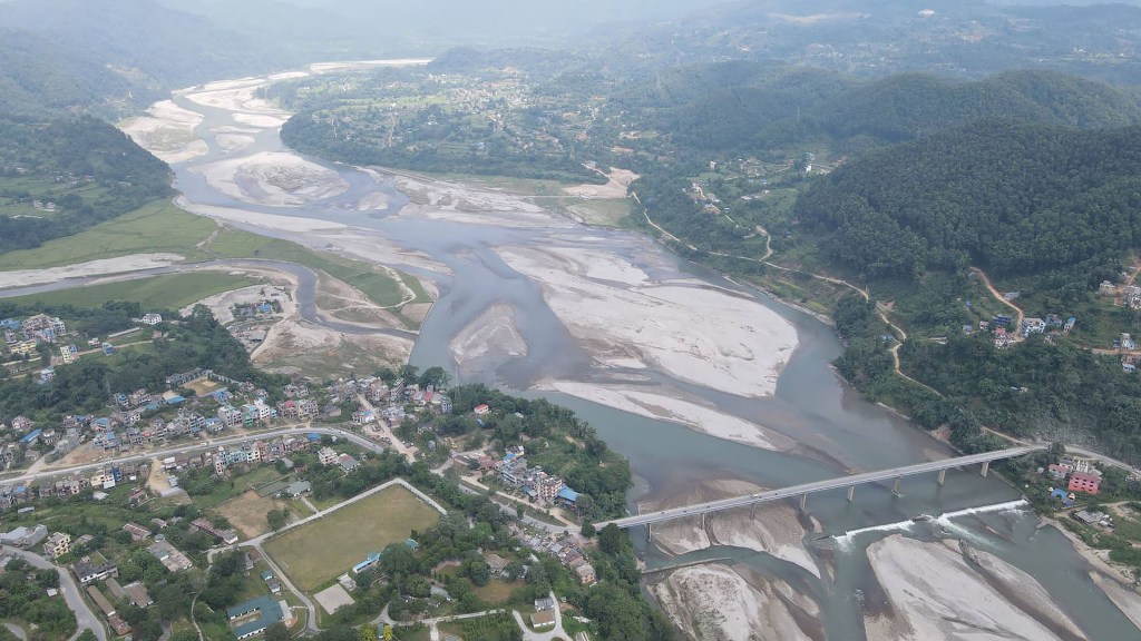 तनहुँ दमौली मादी नदी