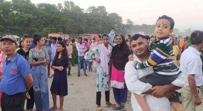 छठ पर्वमा रमाए बालबालिका