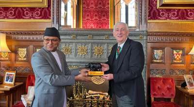 गणेशप्रसाद तिमिल्सिना र सर लिण्डसे होयल