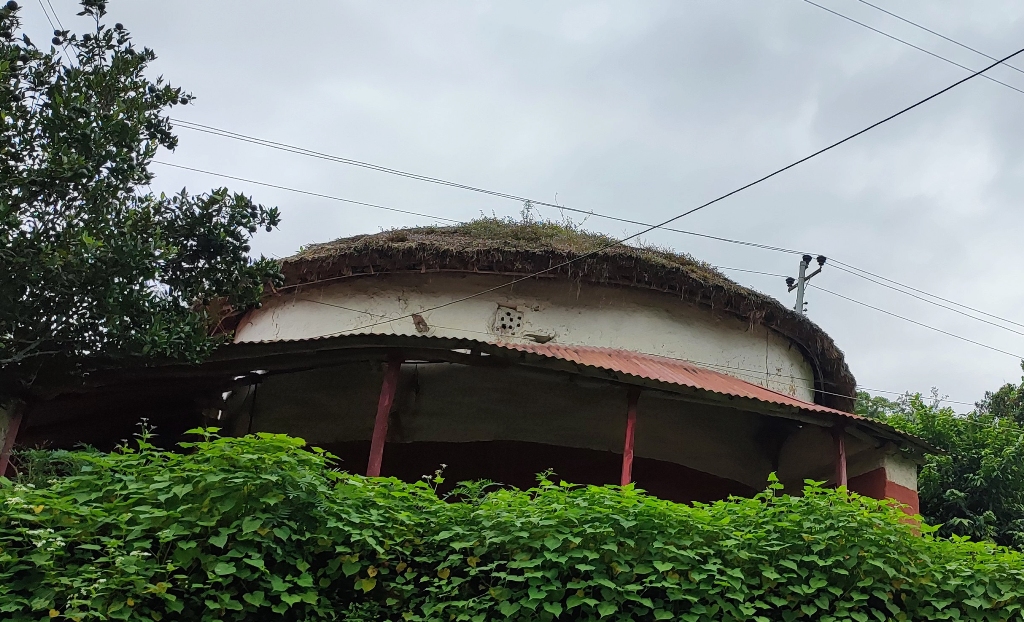 परम्परागत घुमाउने घर