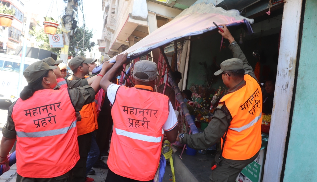 टहरा भत्काउने अभियान