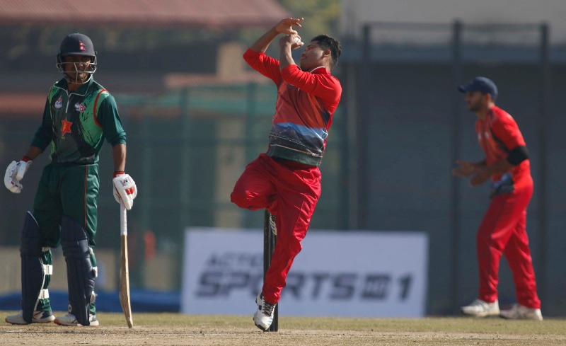 पुलिसले आर्मीलाई