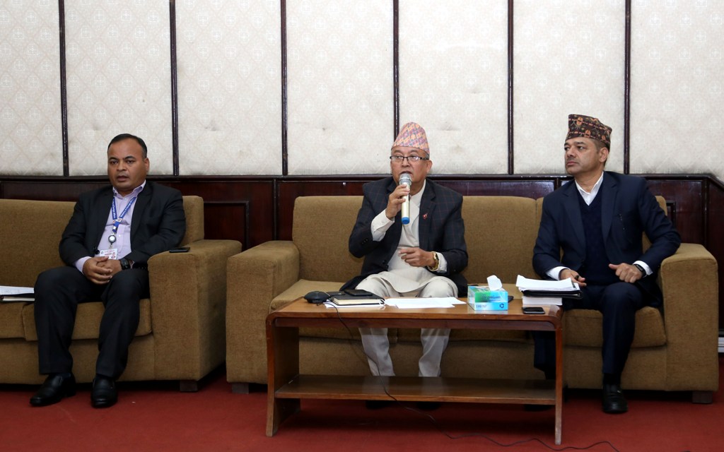 दिनेशकुमार थपलिया