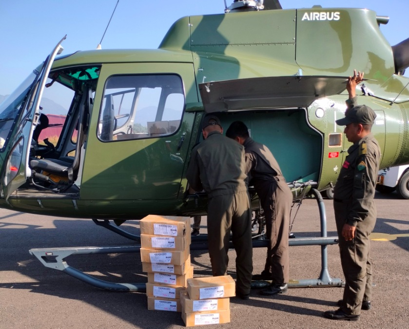 हेलिकोप्टरमार्फत मतपत्र ढुवानी