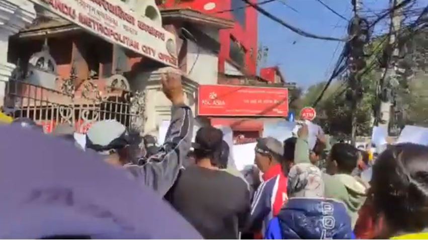 सुकुम्बासीद्वारा काठमाडौं महानगर घेराउ