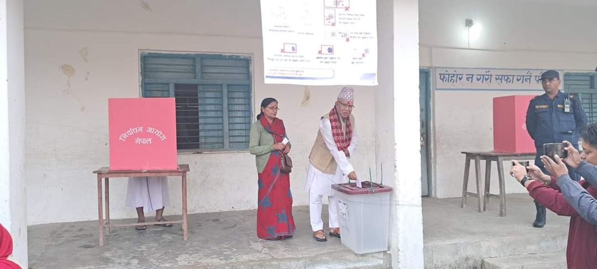 माधव नेपाल