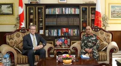 प्रभुराम शर्मा र डिन रिचार्ड थम्पसन