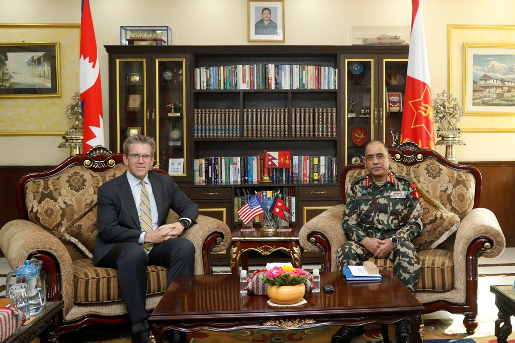 प्रभुराम शर्मा र डिन रिचार्ड थम्पसन