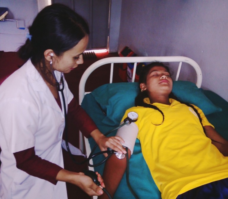 सिन्धुपाल्चोकको भीमेश्वरी मावि विद्यार्थी स्वास्थ्य परिक्षण