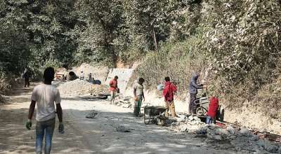 बागलुङमा मजदुर