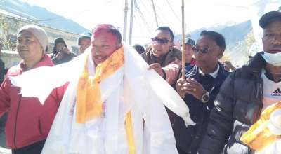 योगेश गौचन थकाली