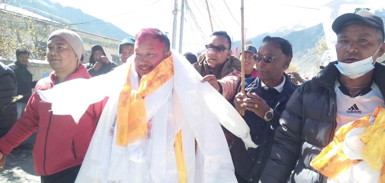 योगेश गौचन थकाली