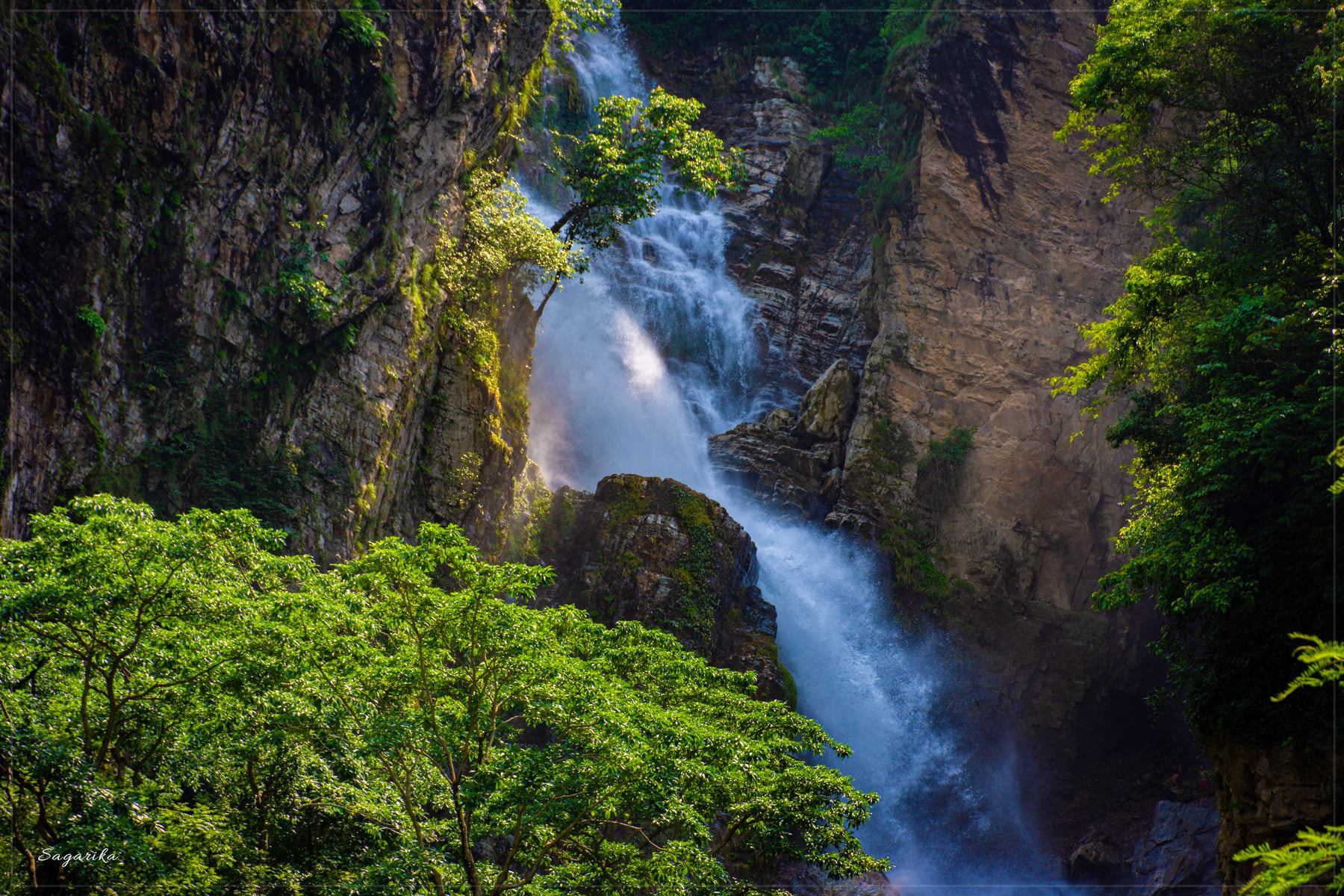 ऐना पहरा