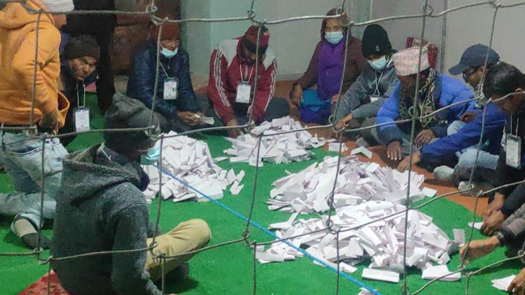 बाजुरामा मतगणना